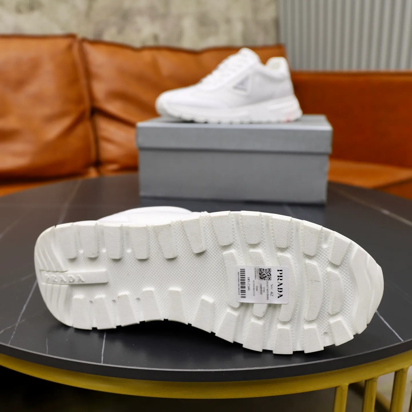 Ex-factory price: 580💰🙅‍♂️🙅‍♂️🙅‍♂️ Brand: PRADA Standard code: 38–44 (45 can be customized) Grade: Same as the official website Material: Original cowhide stitching Comfortable pig and cow lining Light and wear-resistant outsole Style category: Men's fashionable casual shoes and boots Running sneakers Distinguished luxury brand elements Top luxury Color: actual picture color